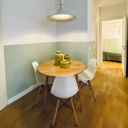 Tarzana’ Apartament