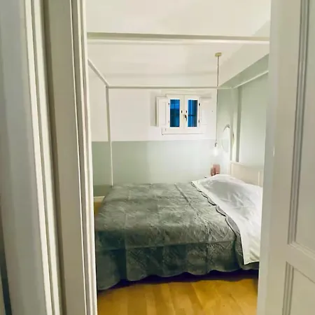 Tarzana’ Apartament *