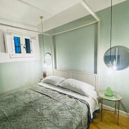 Apartament Tarzana’ *